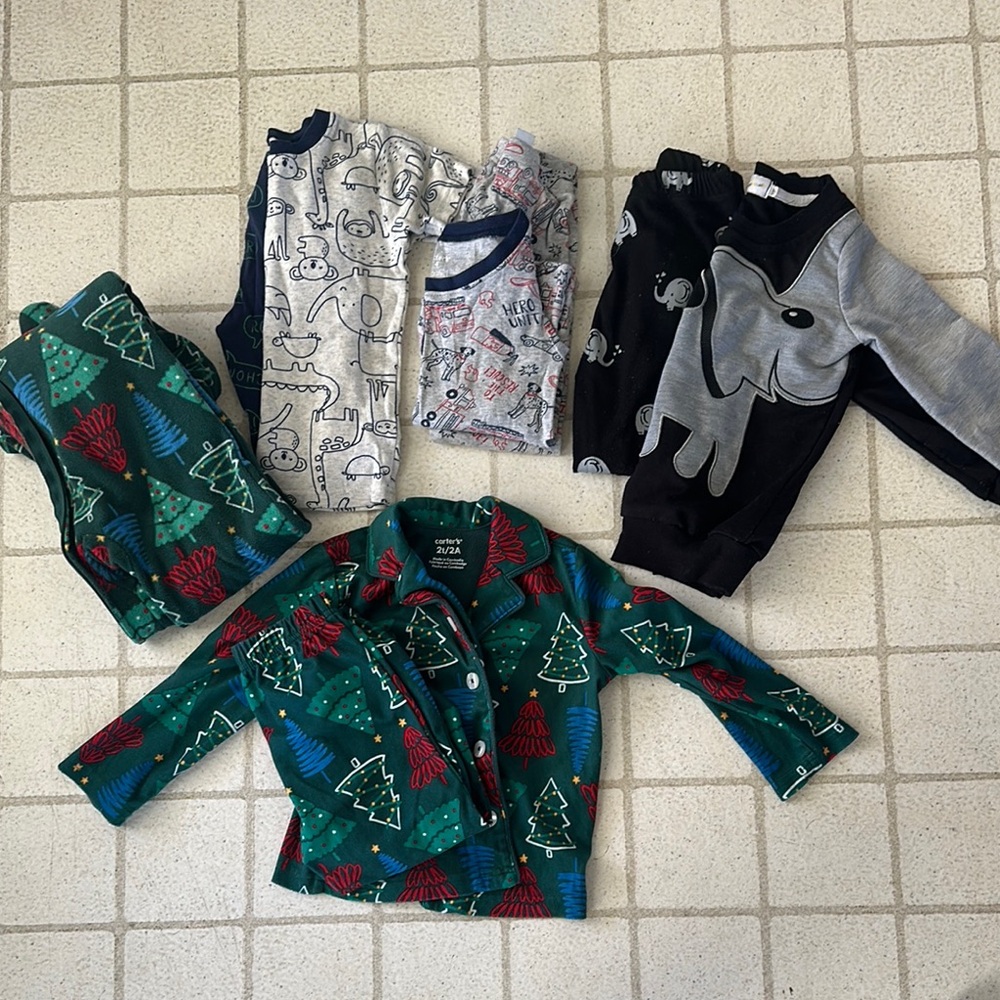 Lot of 2t-4t Kids Pajamas Set